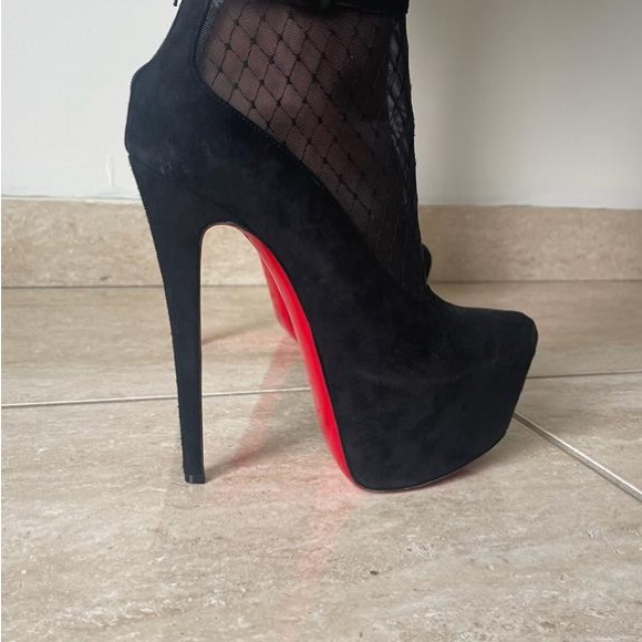 Louboutin heels, worn once in great condition - Picture 3 of 8